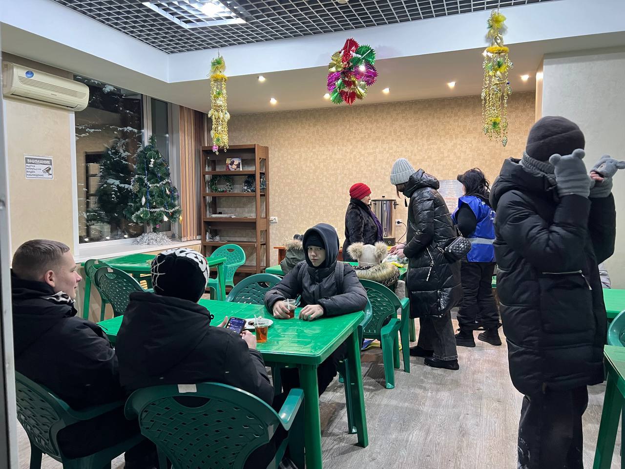 2,5 тысяч гостей новогоднего городка Белогорска посетили пункт обогрева