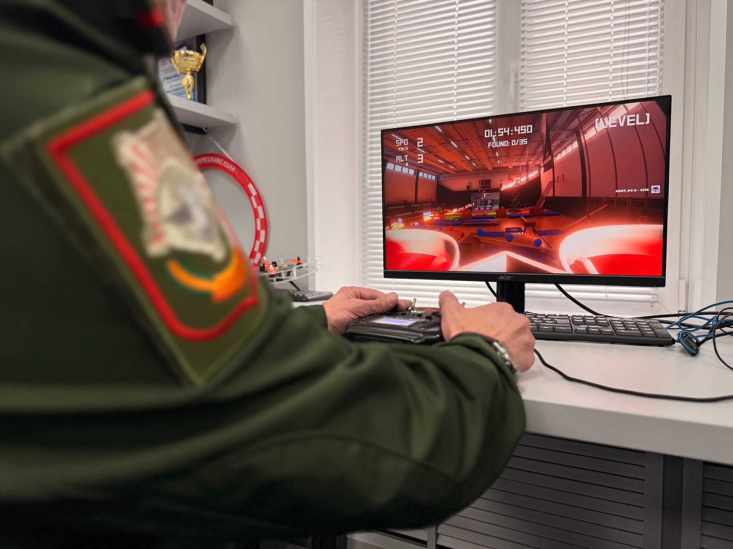 Военный комиссар Герман Децель оценил Центр беспилотных компетенций Белогорска