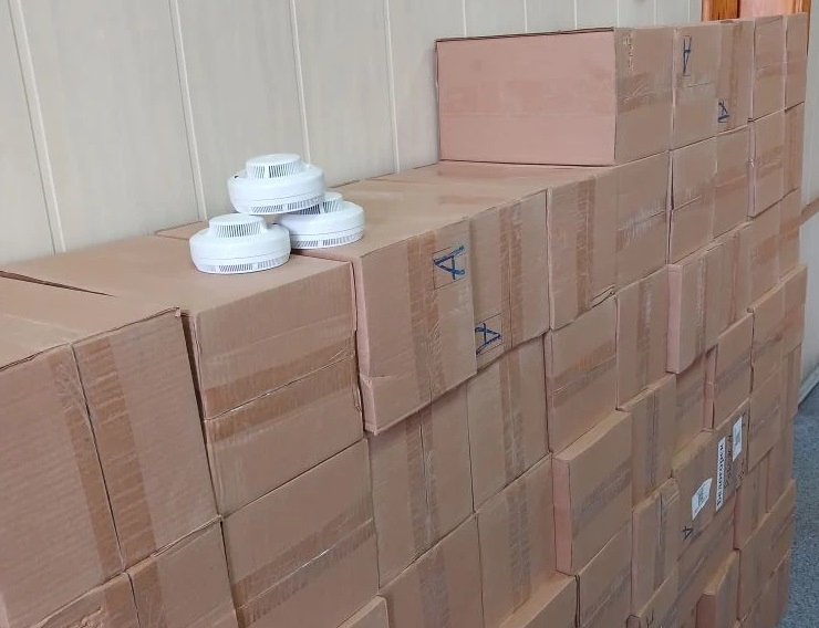 Еще 1,5 тысячи автономных пожарных извещателей доставили в Белогорск