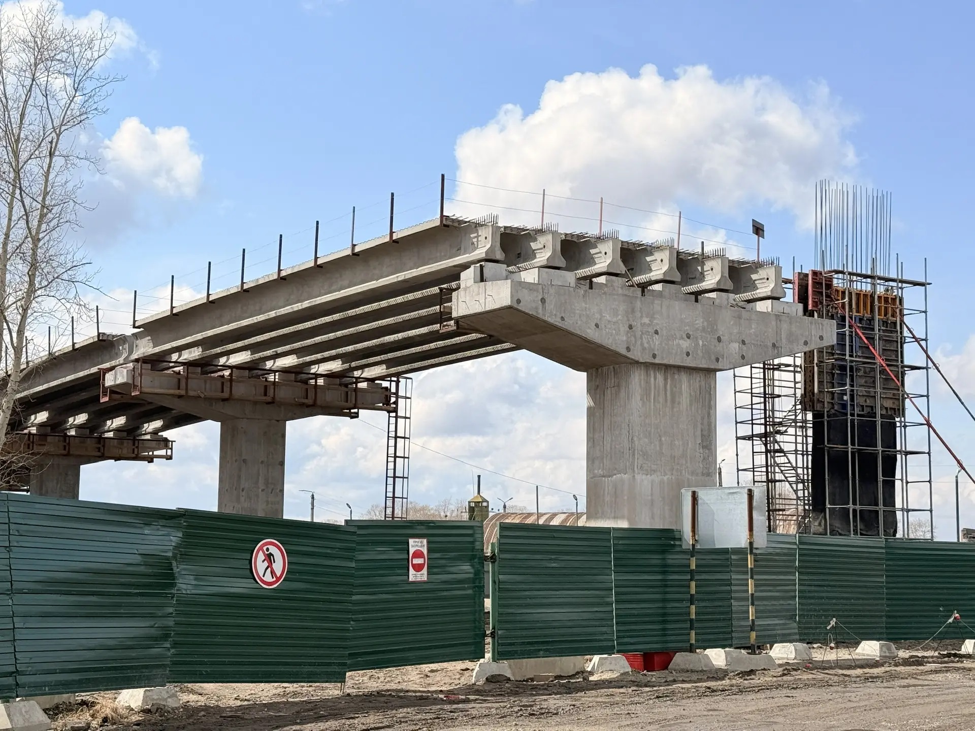 Строительство нового путепровода в Белогорске близится к финальной стадии